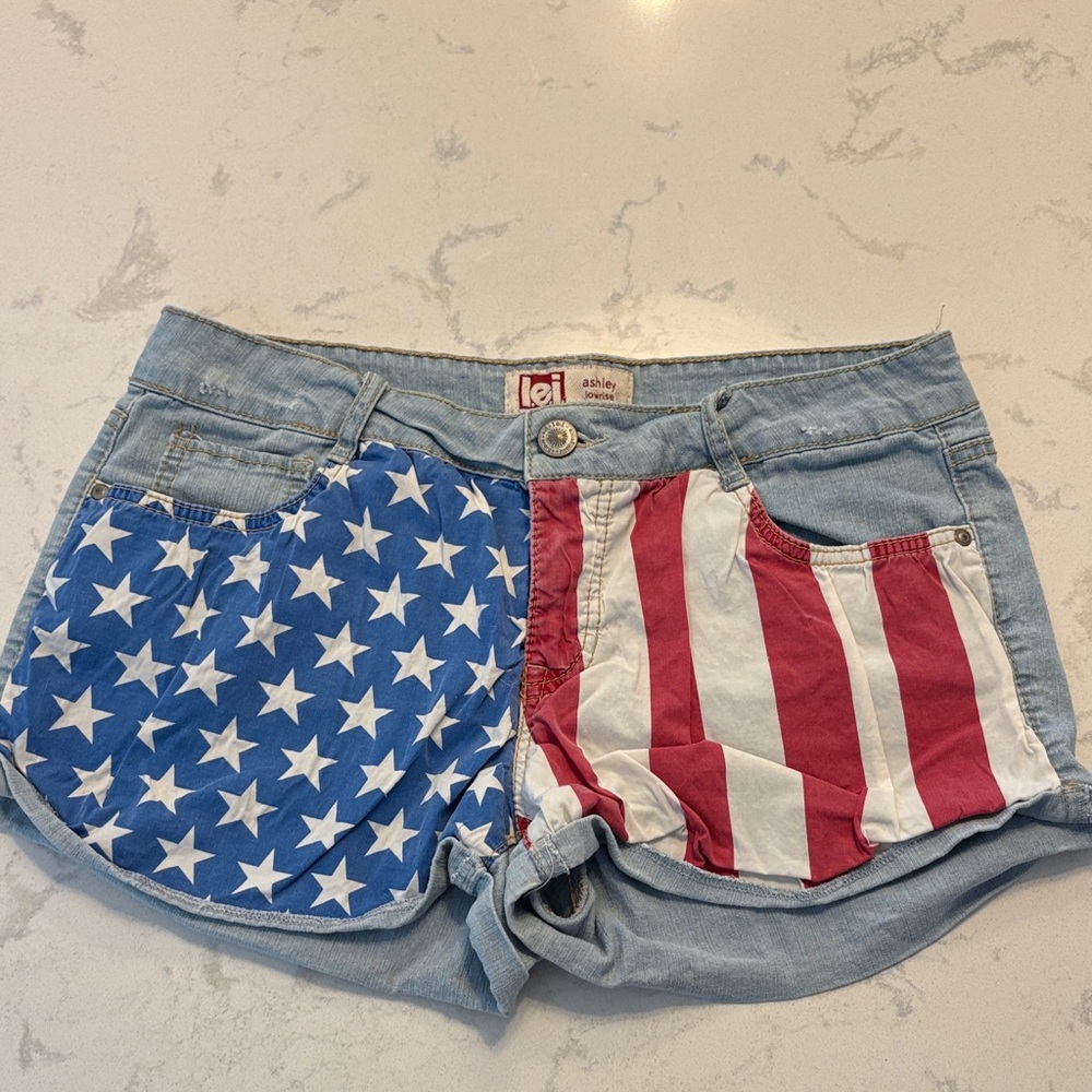 LEI Women's Star and Stripe Jean Shorts - Blue and Red